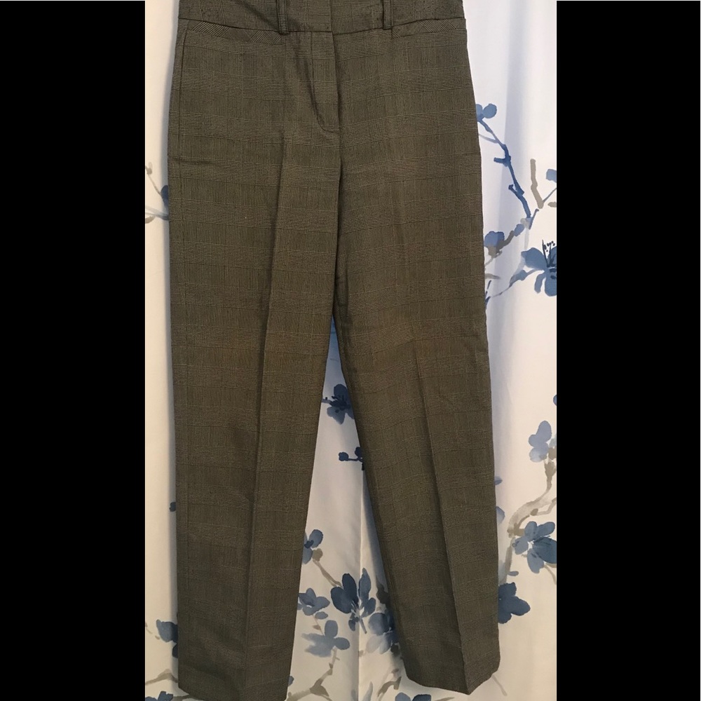 🌻🌻Larry Levine Grey Slacks Size 6